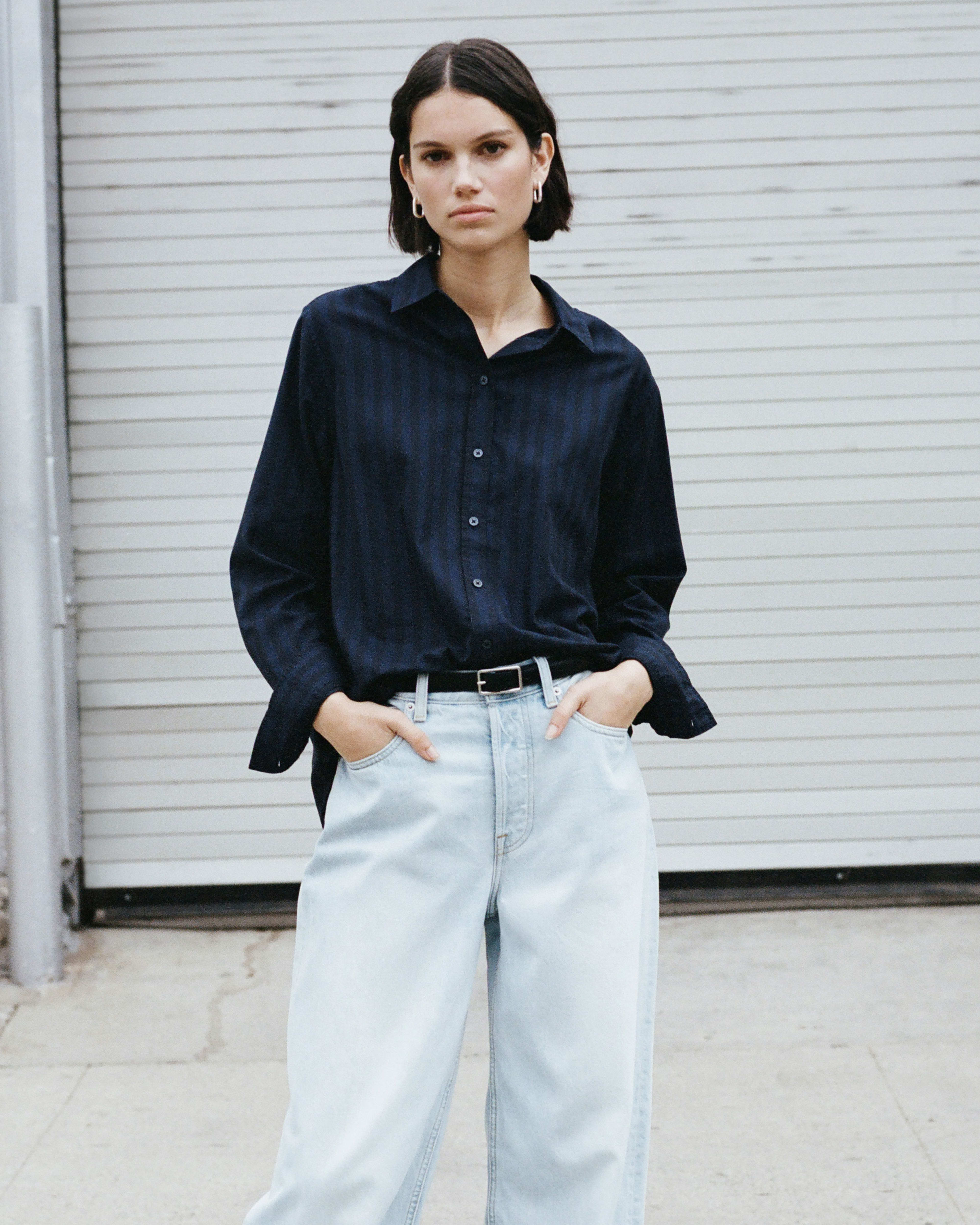 The Must-Have Shirt in Silky Cotton Navy / Black – Everlane