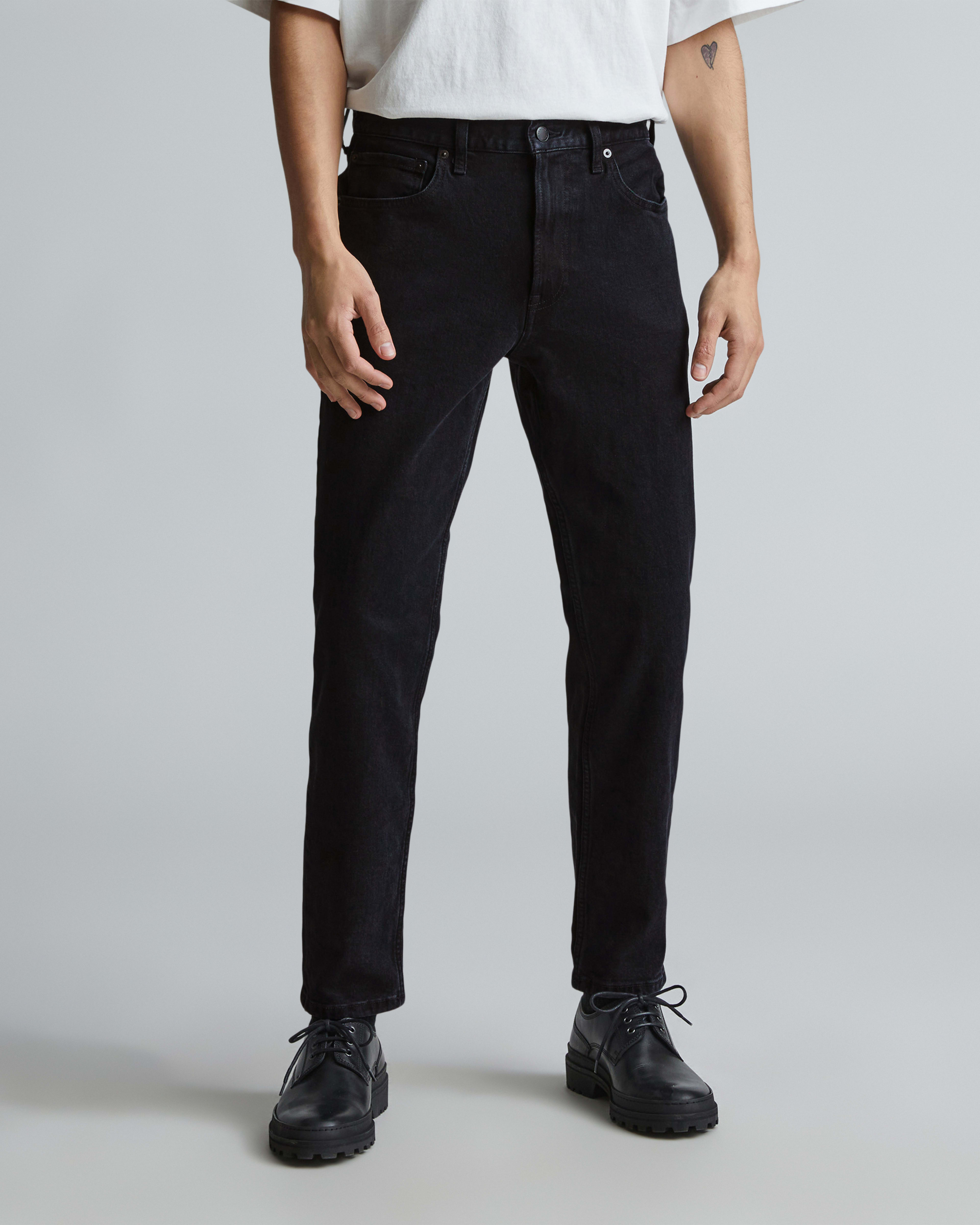 The Organic Taper Jean Coal – Everlane