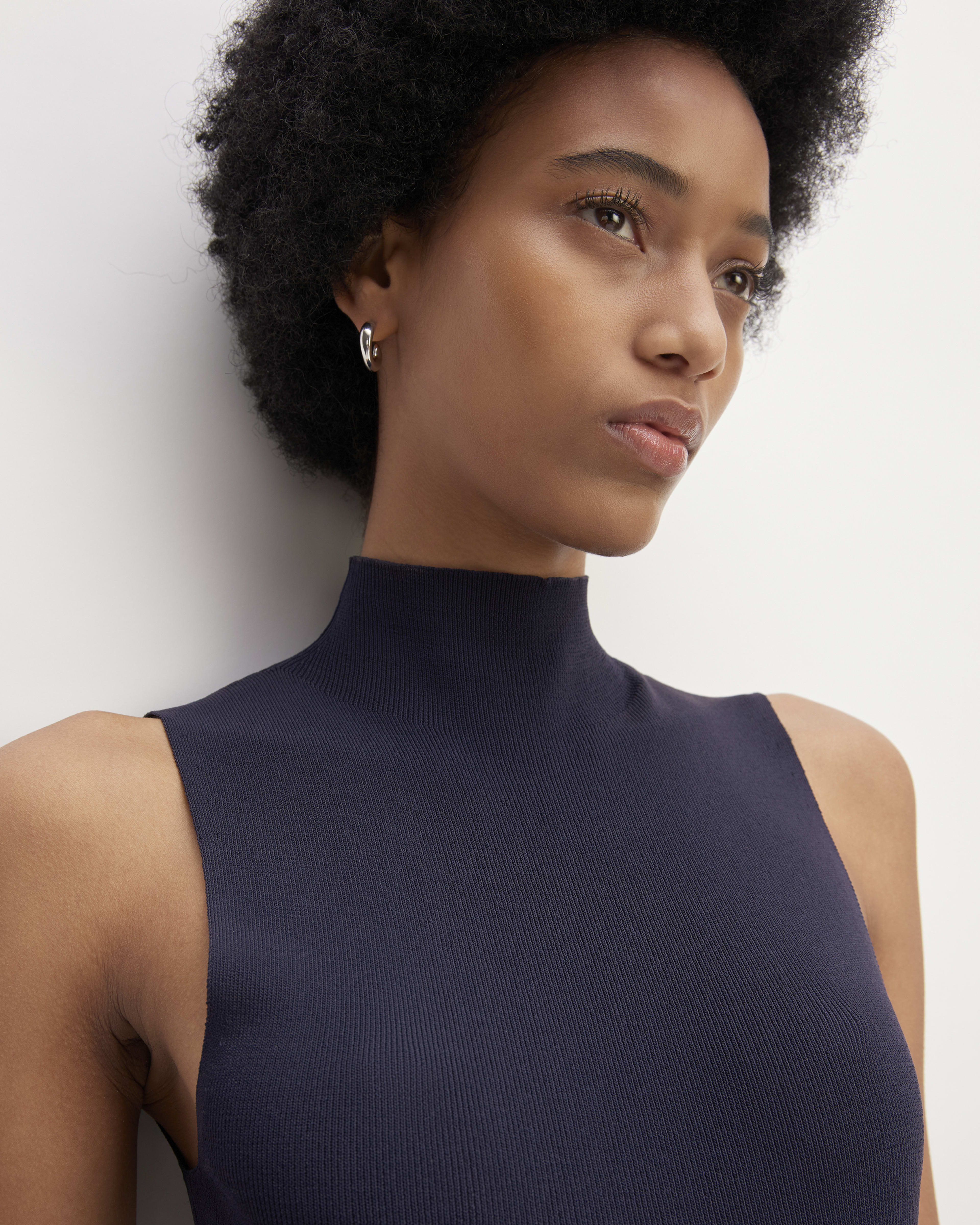 The Viscose Mock Neck Top | Navy – Everlane