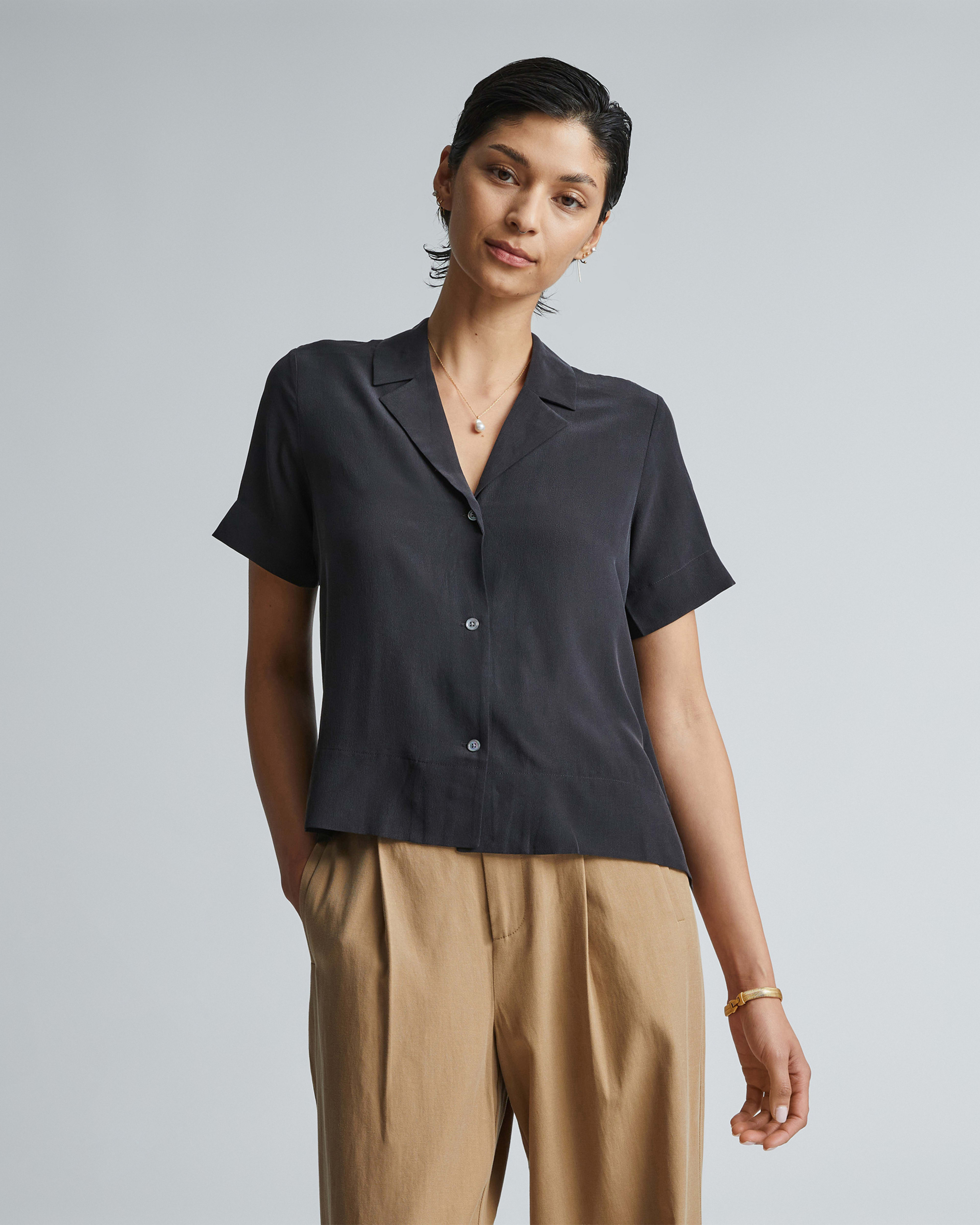 The Washable Clean Silk Short-Sleeve Notch Shirt Black – Everlane