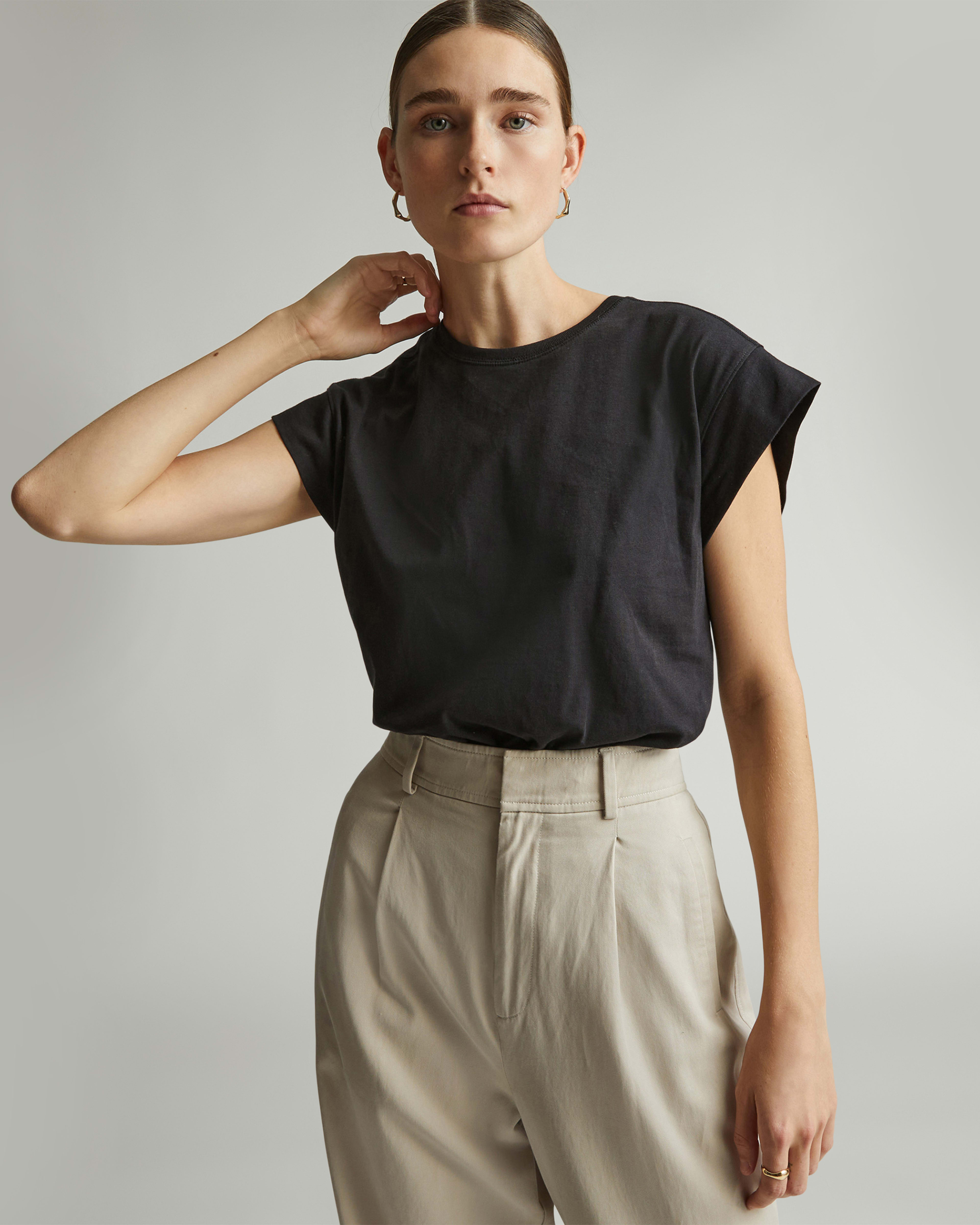 The Muscle Tee in Essential Cotton