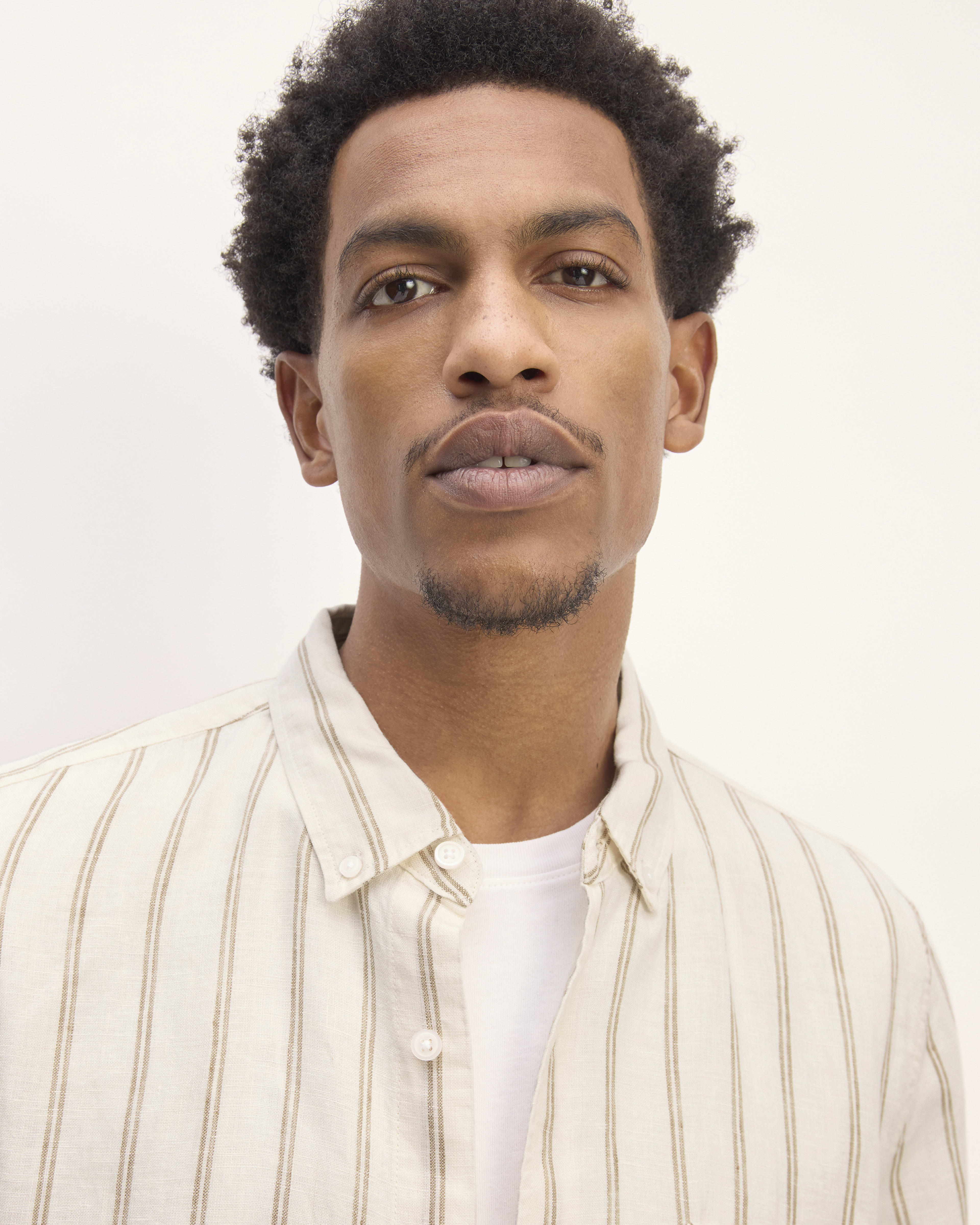 The Classic Shirt in Linen Bone / Cornstalk Everlane