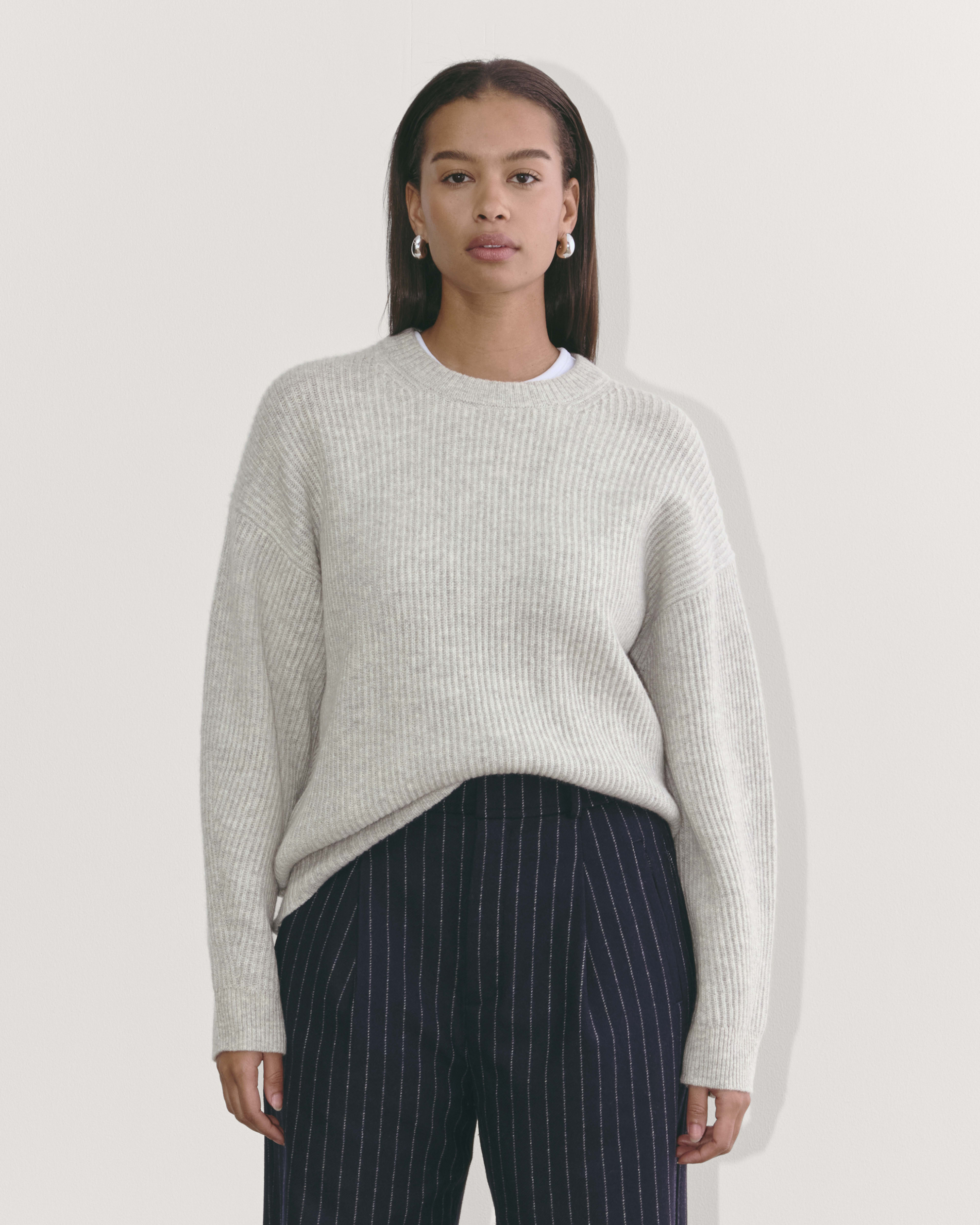 The Cocoon Crew in Wool Cashmere Light Heather Grey Everlane