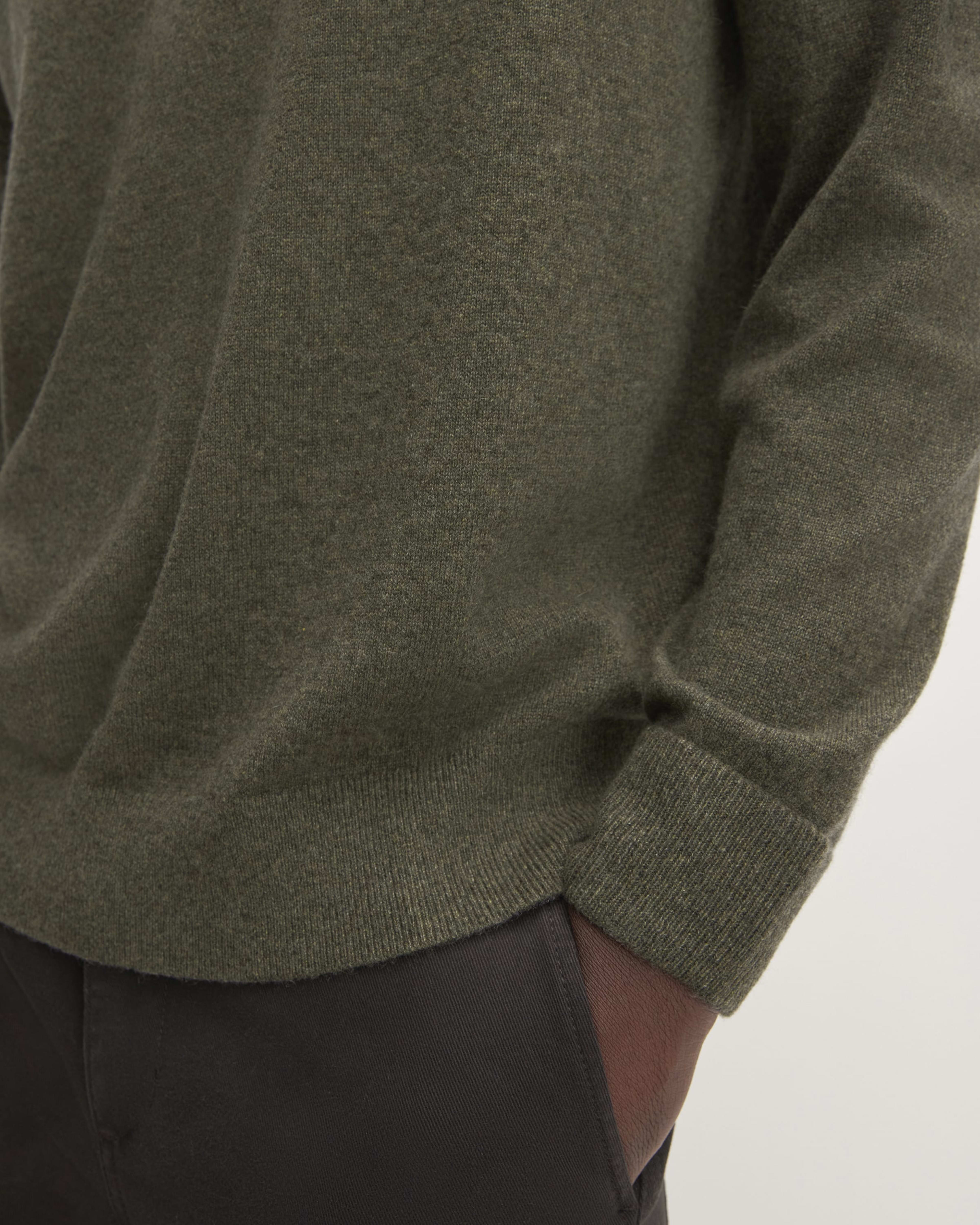 The GradeA Cashmere Crew Heather Army Green Everlane