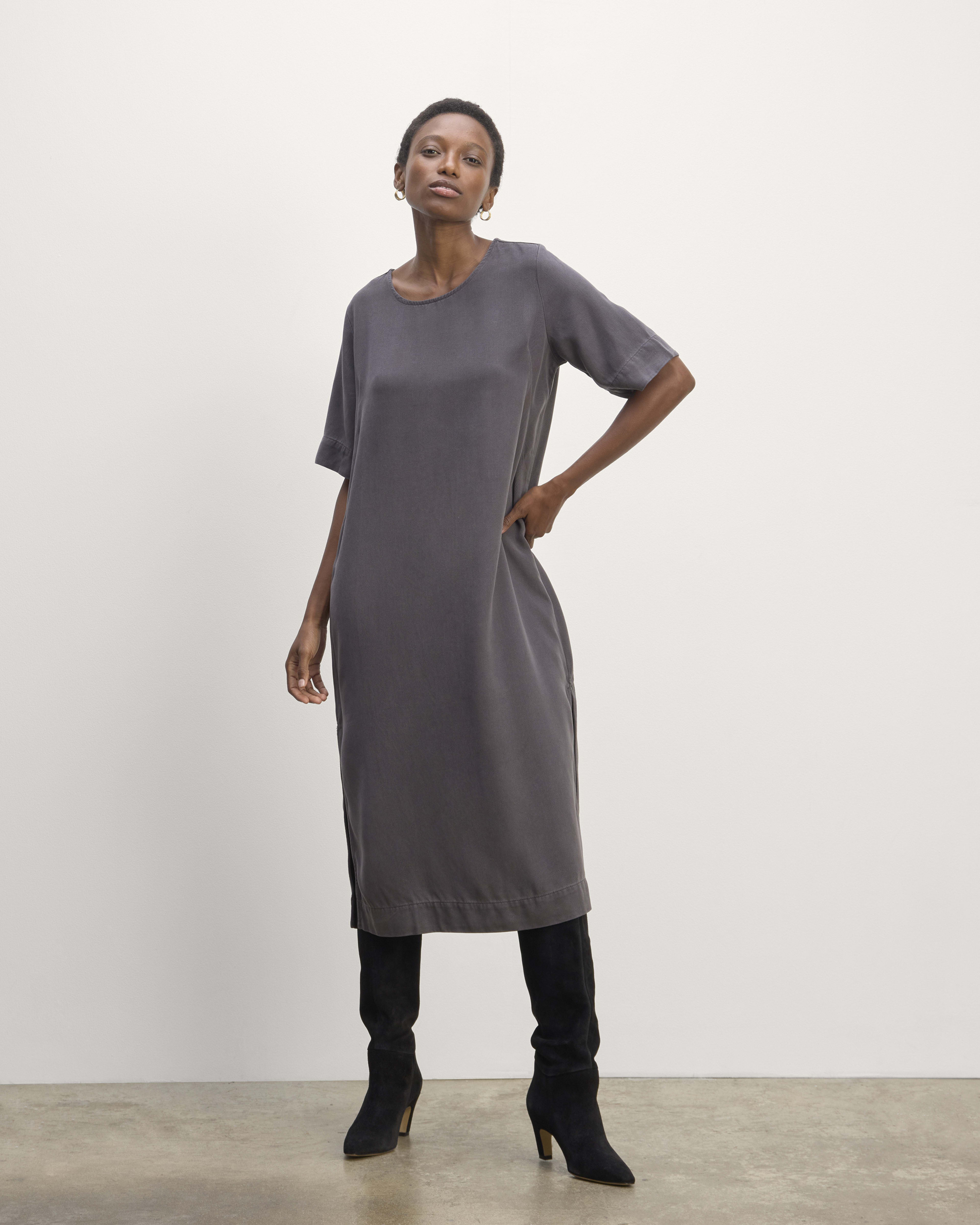The Relaxed T Shirt Dress in Buttersoft Graphite Everlane