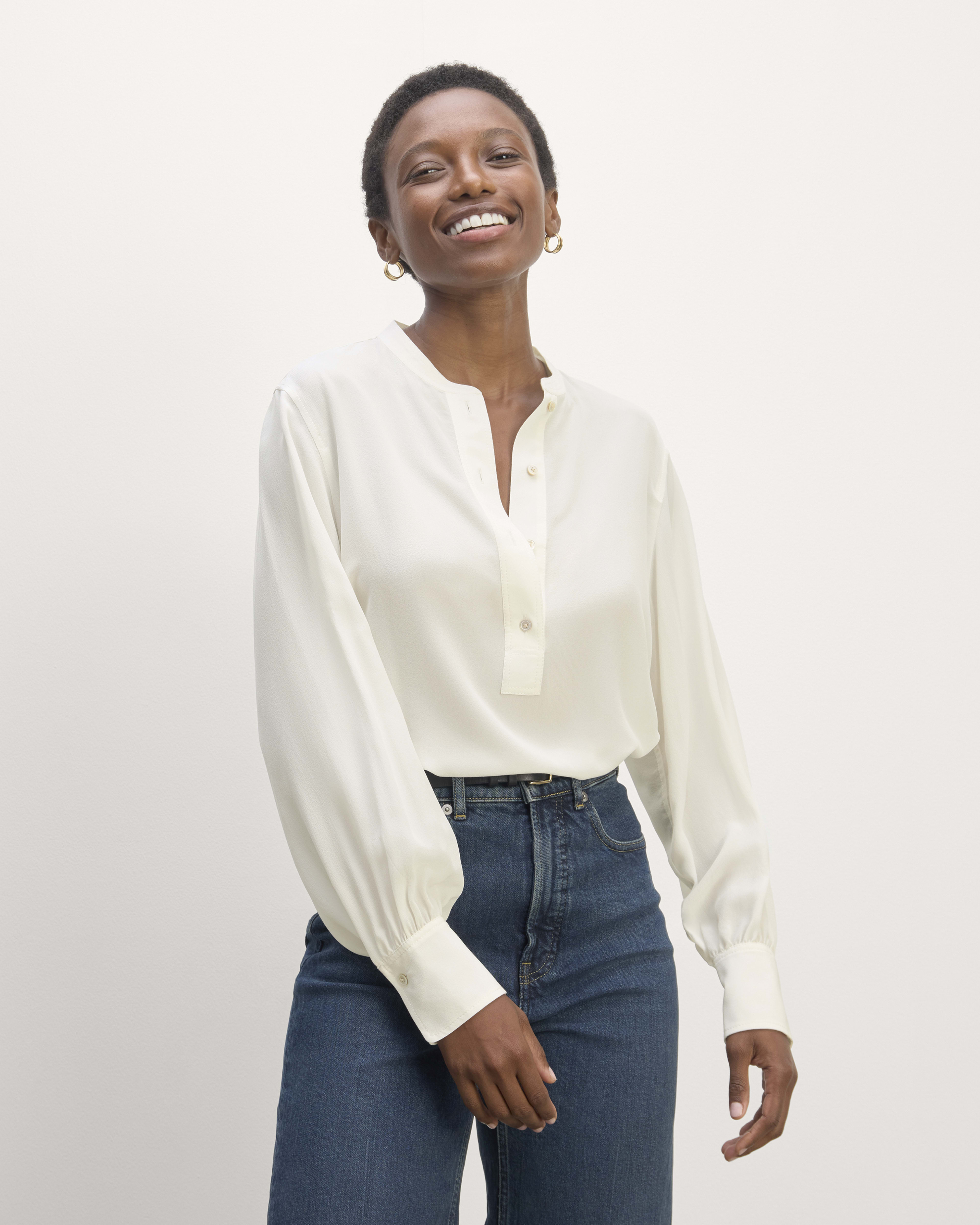 The Henley Shirt in Washable Silk Off White Everlane