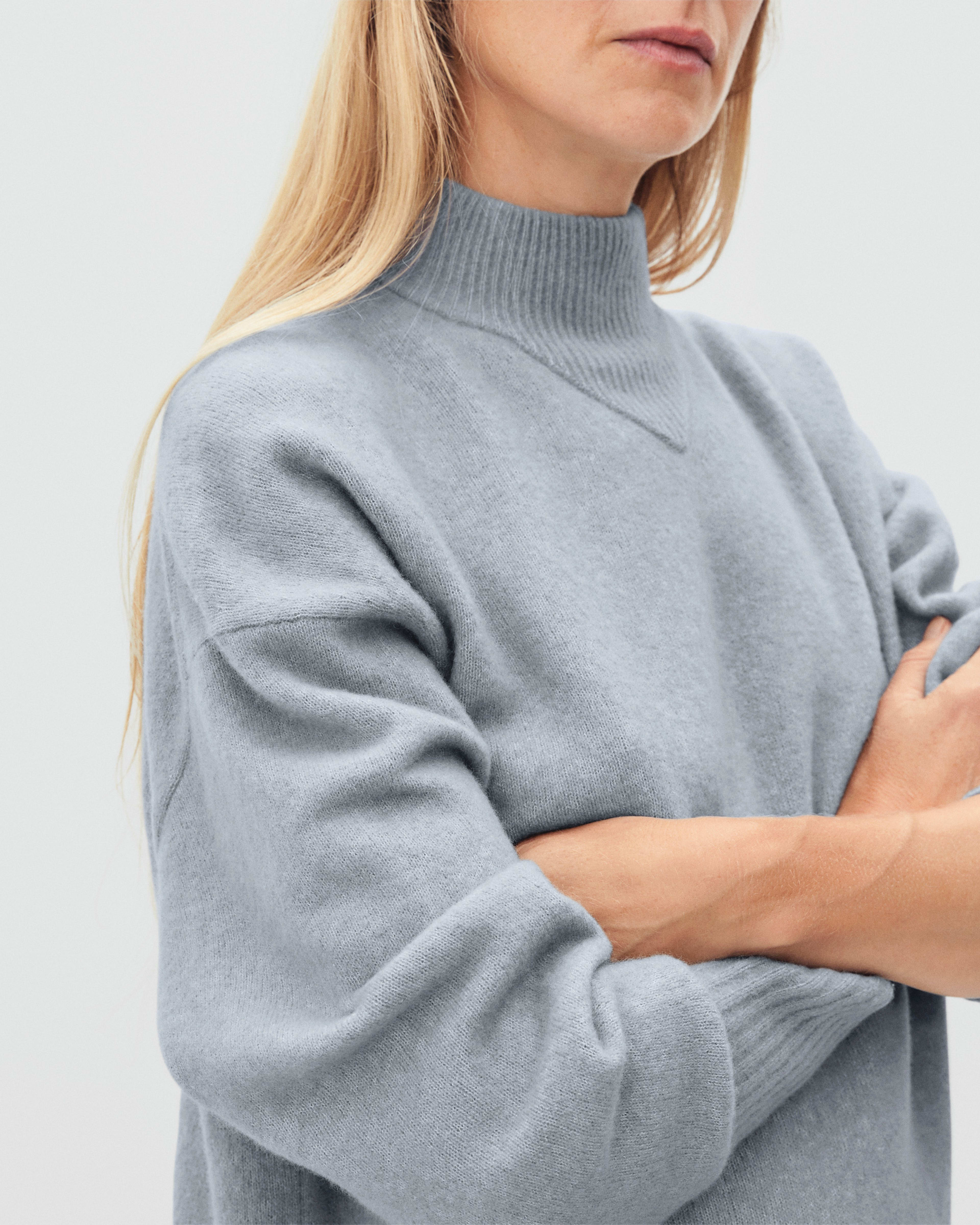 The Cozy-Stretch Pullover Smoke – Everlane