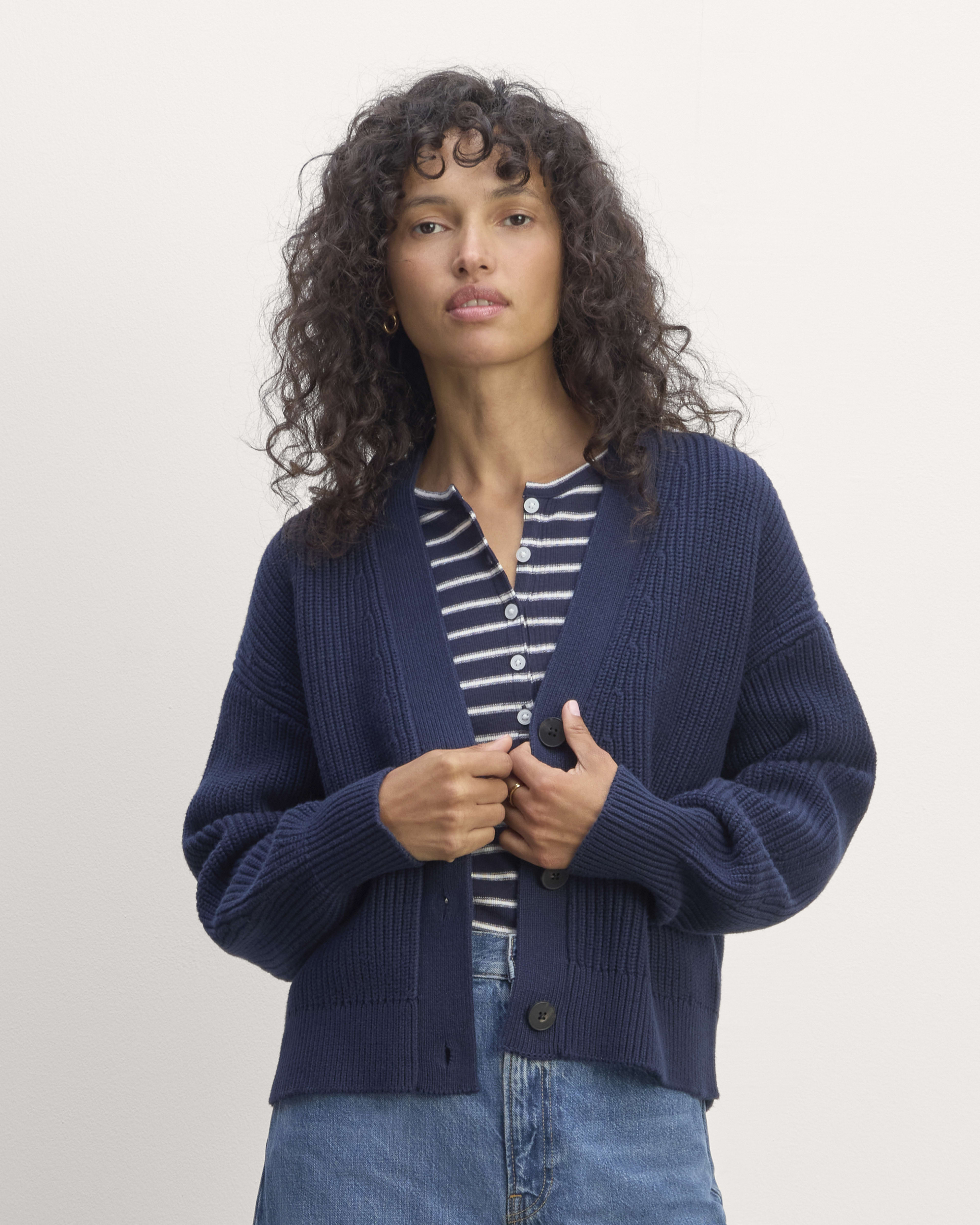 Everlane Women s Boxy Cardigan in Everyday Cotton in Navy Size Small