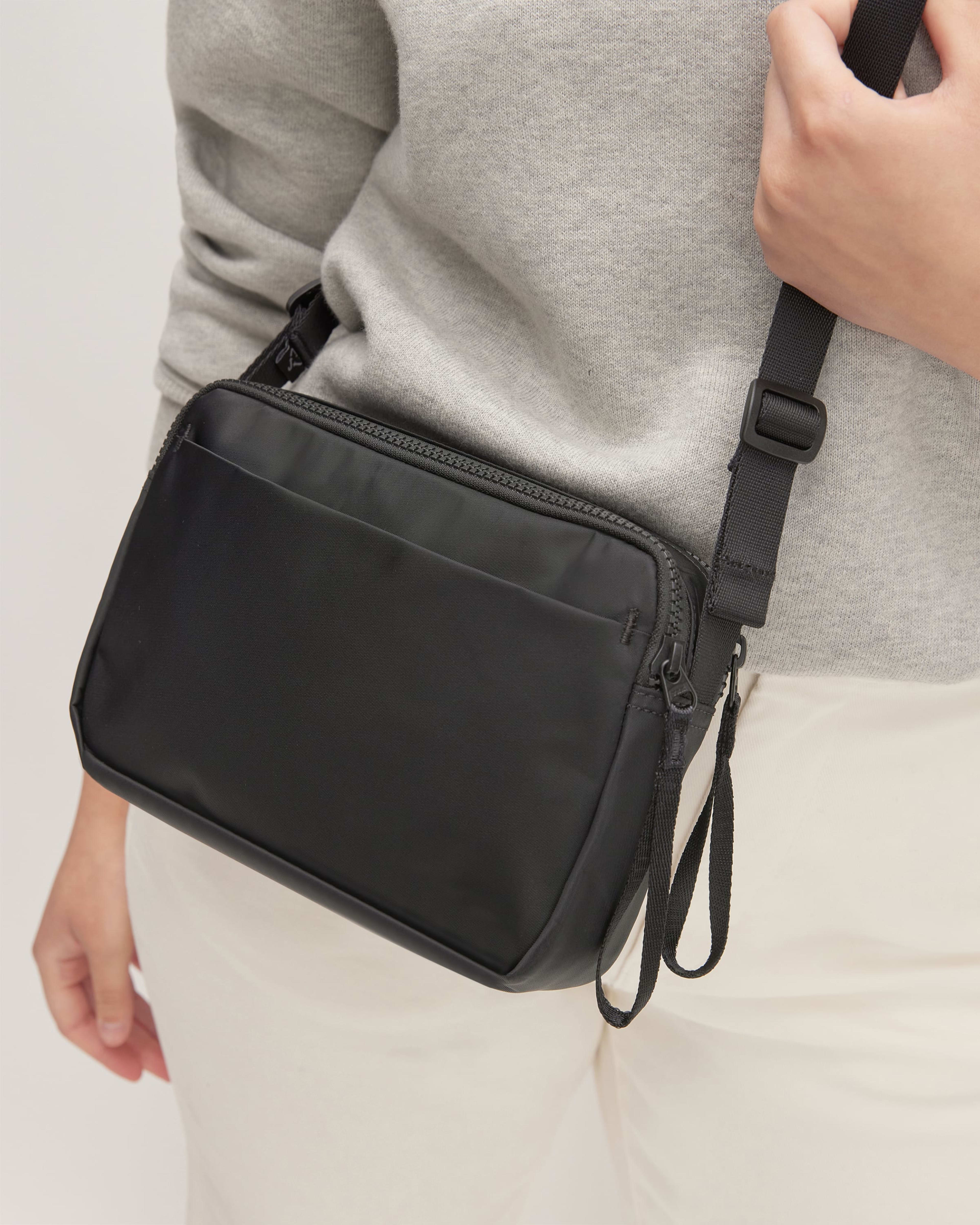 The Recycled Nylon Camera Bag Black Everlane