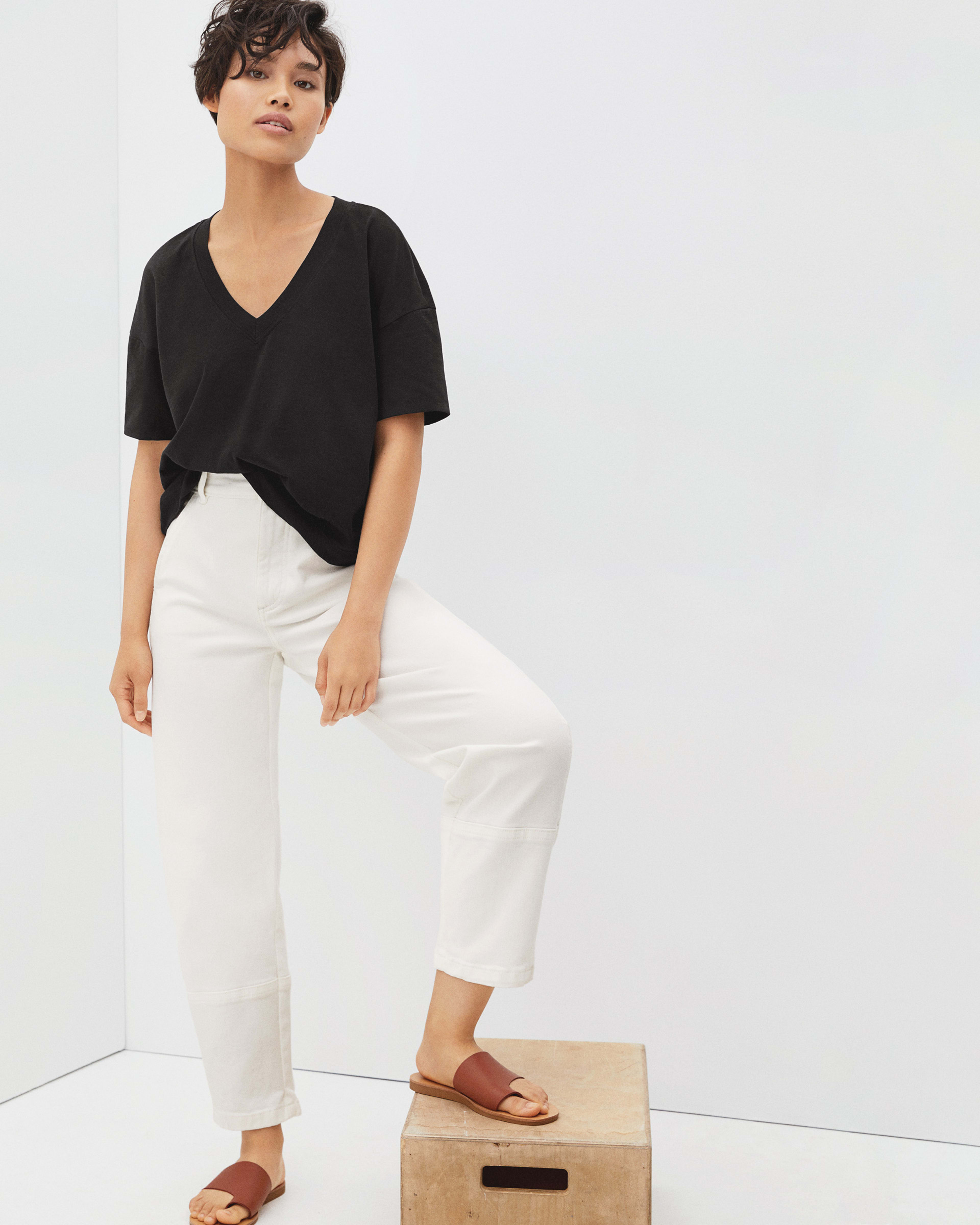 The Organic Cotton Slouchy V-Neck | Black – Everlane