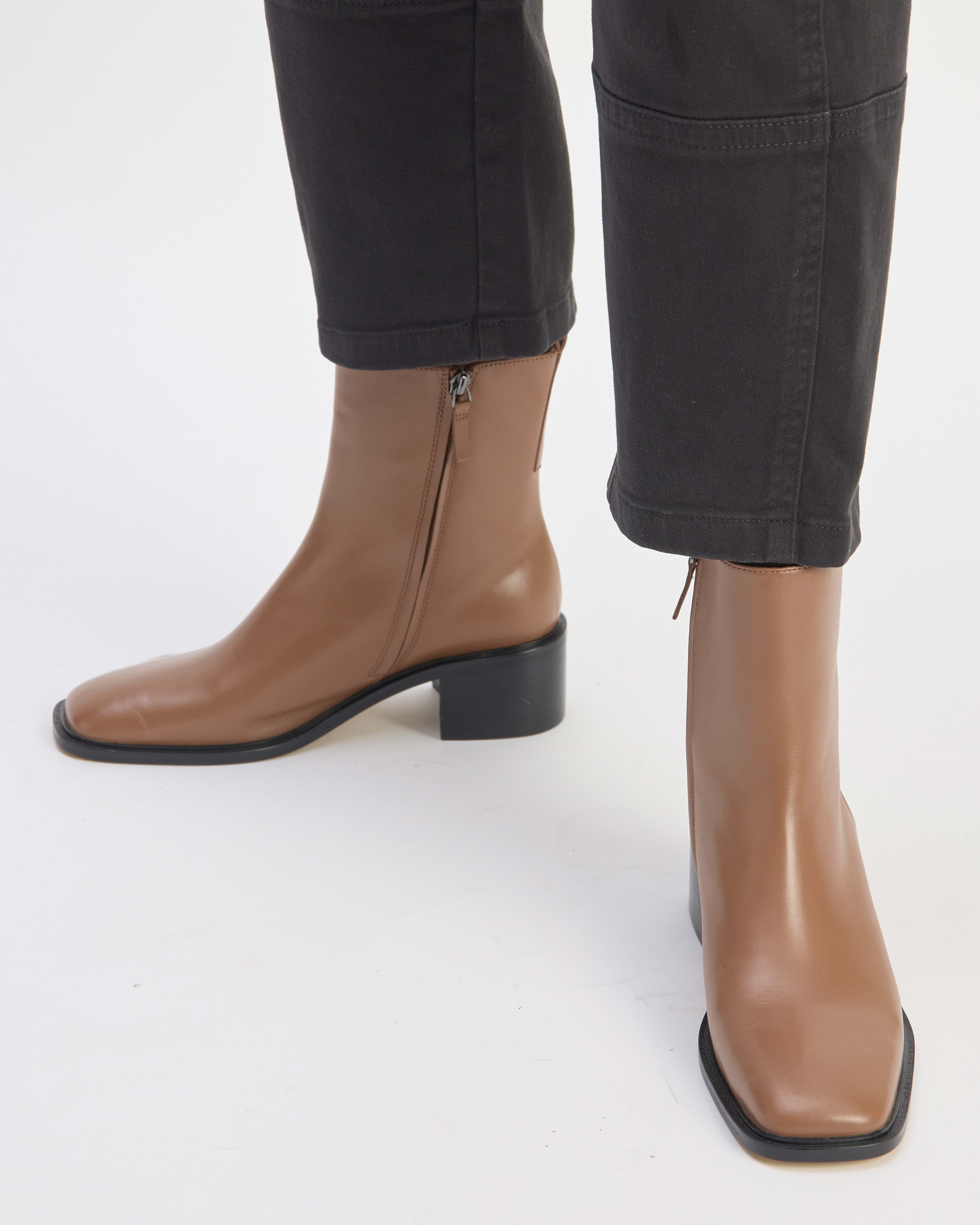 Everlane heel boot clearance