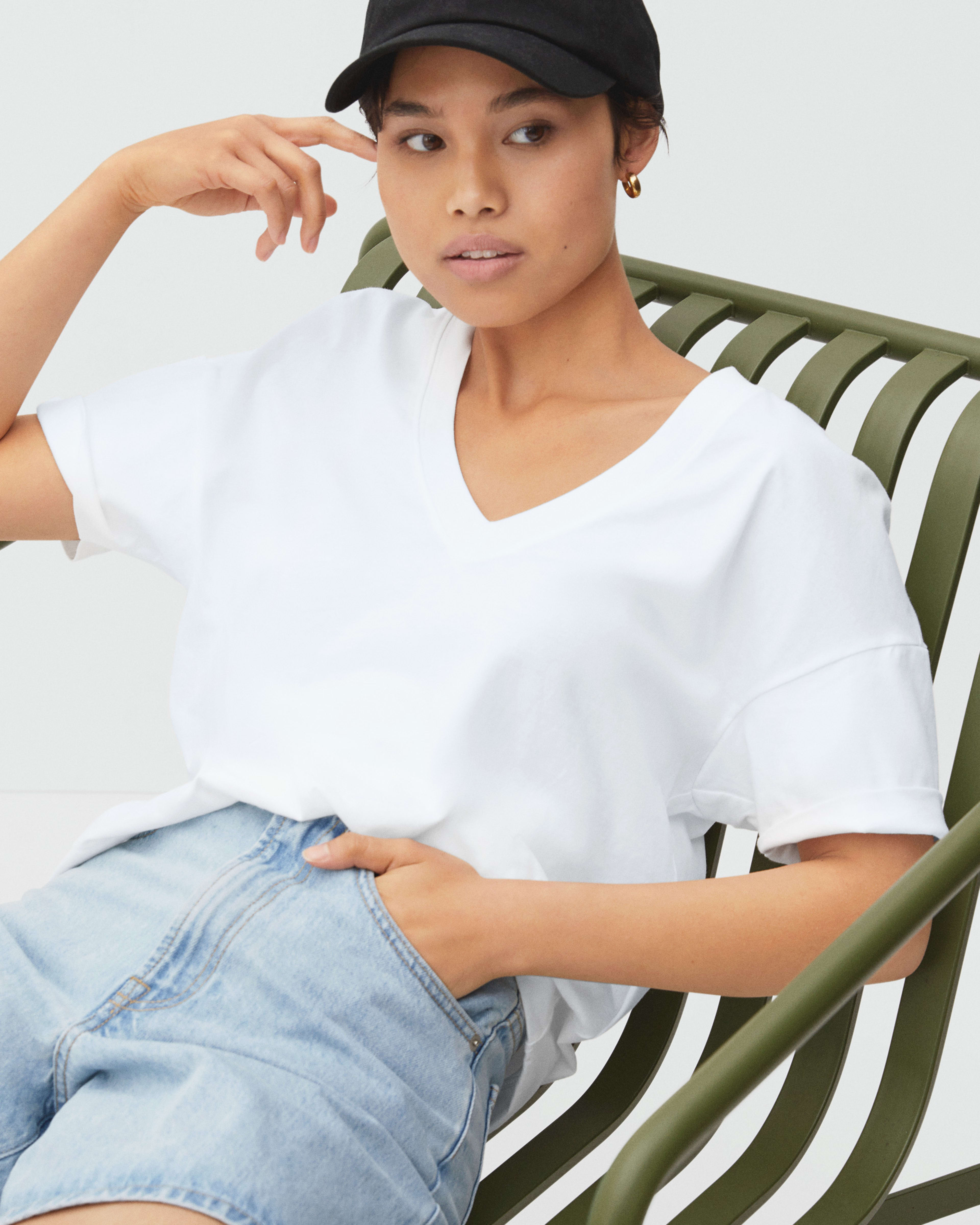 The Organic Cotton Slouchy V-Neck White – Everlane