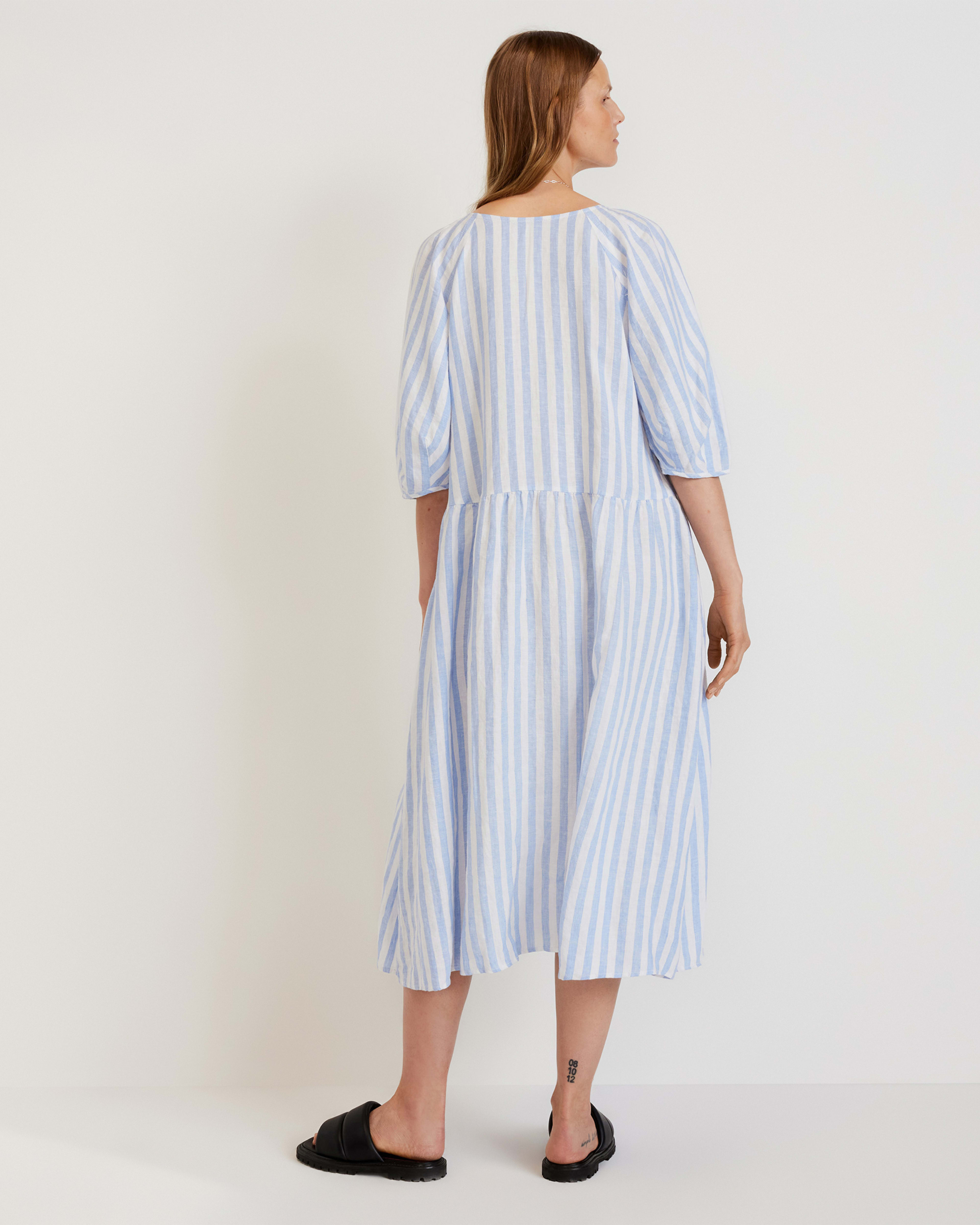 The Linen Oversized Puff-Sleeve Dress Blue / White – Everlane