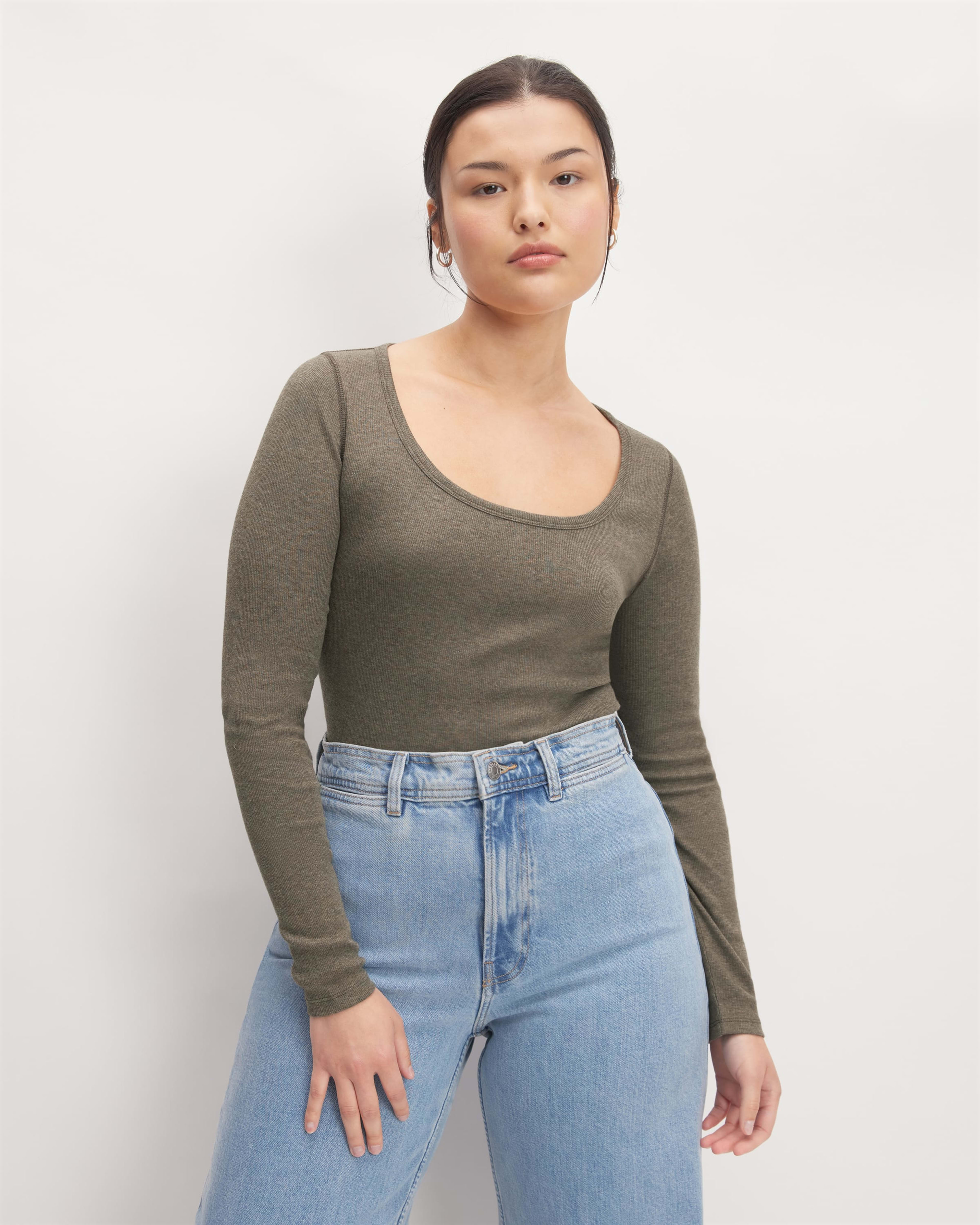The Luxe Micro-Rib Long-Sleeve Scoop-Neck Tee Heathered Fatigue  