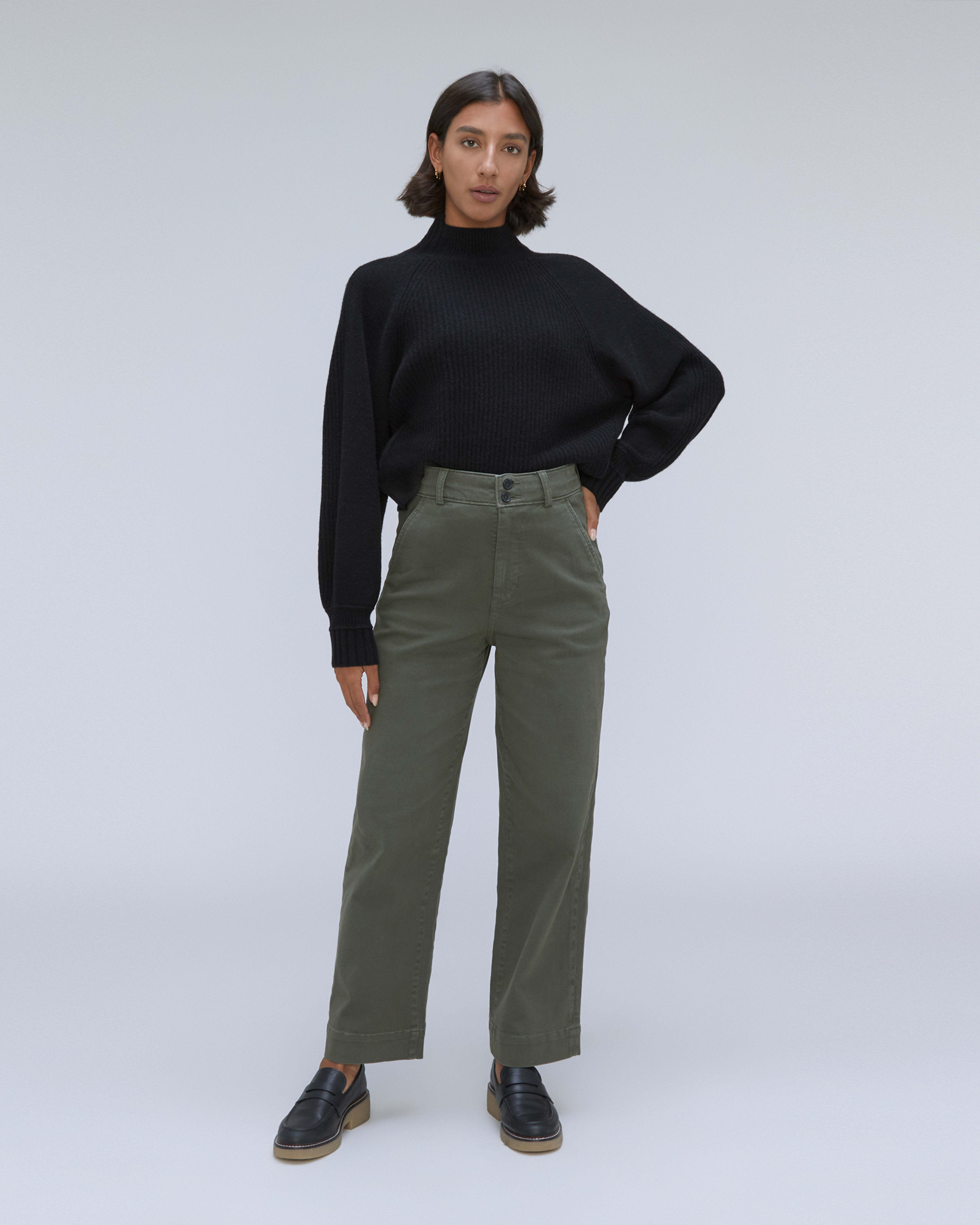 Everlane, @aliisonyu styles The Dream Pant aka the perfect summer to fall  transition pant. #Everlane #EverlaneKickFlarePant #TheKickFlarePant #She